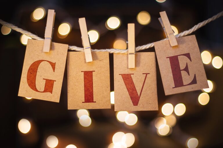 Meaningful Ways to Give Back This Holiday Season